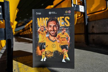 Wolverhampton Wanderers takımından Craig Dawson, Premier League maçında Wolverhampton Wanderers 'a karşı Molineux, Wolverhampton, Birleşik Krallık' ta 25 Şubat 202 'de oynanan maçın kapağında yer aldı.