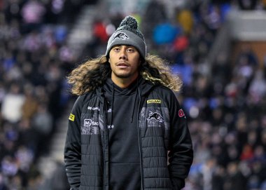 Jarome Luai, Wigan Warriors - Penrith Panthers maçında 24 Şubat 202 'de Wigan, Wigan, İngiltere' de oynanan 2024 Dünya Kulüpler Kupası karşılaşmasında maçın önünde saha kenarına çıktı.