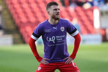 Barnsley 'den Nicky Cadden 24 Şubat 202' de İngiltere 'nin Oakwell kentinde oynanan Sky Bet Ligi 1 maçında oynadığı maçta