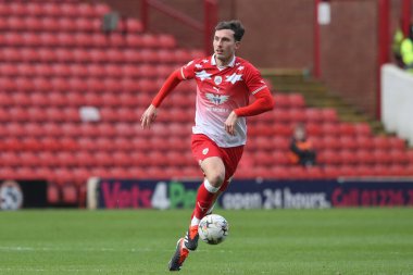 Barnsley 'den Josh Earl, 24 Şubat 202' de Oakwell, Barnsley, İngiltere 'de oynanan Sky Bet 1 maçında topa vuruyor.