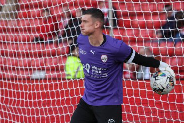 Barnsley 'den Liam Roberts 24 Şubat 202' de Oakwell, Barnsley 'de oynanan Sky Bet Ligi 1 maçında maç öncesi ısınma maçında