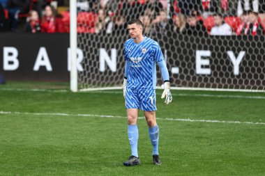 Barnsley takımından Liam Roberts 24 Şubat 202 'de Oakwell, Barnsley, İngiltere' de oynanan 1.