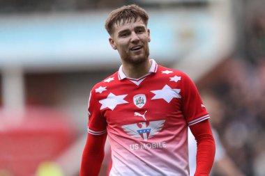 Barnsley 'den John Mcatee, 24 Şubat 202' de Oakwell, Barnsley, İngiltere 'de oynanan Sky Bet Lig 1 karşılaşmasında topu oyun dışı bıraktıktan sonra tepki gösterdi.