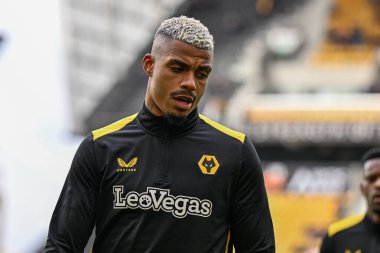 Wolverhampton Wanderers 'dan Mario Lemina Premier League maçında ısınma turunda Wolverhampton Wanderers, Sheffield United' a karşı Molineux, Wolverhampton, Birleşik Krallık 'ta 25 Şubat 202' de