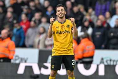 Wolverhampton Wanderers takımından Pablo Sarabia, İngiltere 'nin Molineux kentinde oynanan Premier League maçında Wolverhampton Wanderers - Sheffield United maçında 1-0' lık galibiyet golünü kutluyor.