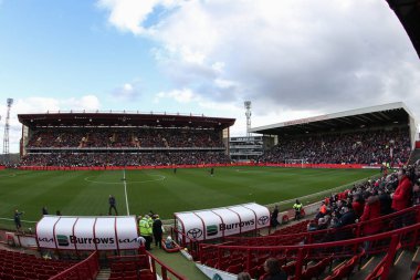 Oakwell, 24 Şubat 202 'de Oakwell, Barnsley, İngiltere' de oynanan Sky Bet Ligi 1 karşılaşmasında başlama vuruşuna hazırlanıyor.