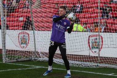 Barnsley 'li Ben Killip 24 Şubat 202 tarihinde İngiltere' nin Oakwell kentinde oynanan Sky Bet 1 maçında oynadığı maçta