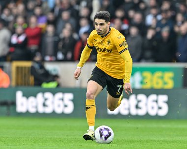 Wolverhampton Wanderers takımından Pedro Neto, Premier League maçında Molineux, Wolverhampton, Birleşik Krallık 'ta Wolverhampton Wanderers - Sheffield United maçında topa vuruyor.