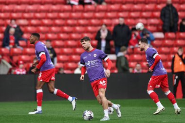 Barnsley 'den John Mcatee 24 Şubat 202' de İngiltere 'nin Oakwell kentinde oynanan Sky Bet Lig 1 karşılaşmasında maç öncesi ısınma maçında Barnsley - Derby County maçı sırasında