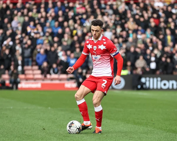 Barnsley 'den Jordan Williams 24 Şubat 202' de İngiltere 'nin Oakwell kentinde oynanan Sky Bet 1 karşılaşmasında Barnsley ile Derby County karşı karşıya.