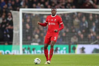 Liverpool 'dan İbrahima Konat, 25 Şubat 202' de Wembley Stadyumu 'nda oynanan Carabao Kupası Finali' nde Chelsea-Liverpool maçında 