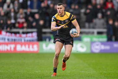 Castleford Tigers 'ın Innes Senior' u, 25 Şubat 202 'de Salford Community Stadyumu' nda Salford Red Devils Castleford Tigers 'a karşı oynanan Betfred Süper Lig karşılaşmasında ilk hamlesini yaptı.