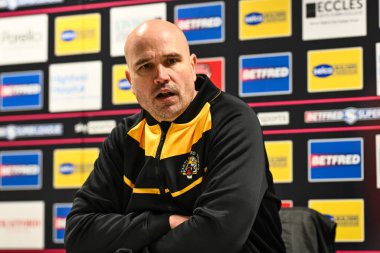 Craig Lingard Castleford Tigers 'ın baş antrenörü Betfred Süper Ligi maçı sırasında Salford Red Devils Castleford Tigers' a karşı Salford Community Stadyumu, Eccles, Birleşik Krallık 'ta 25 Şubat 202' de oynanan basın toplantısında