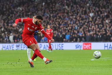 Liverpool 'dan Joe Gomez, 25 Şubat 202' de Wembley Stadyumu 'nda oynanan Chelsea-Liverpool Carabao Kupası final maçında kalede şut çekti.