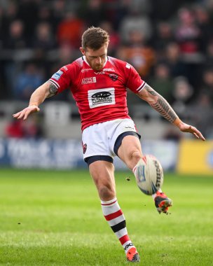 Salford Red Devils takımından Marc Sneyd, 25 Şubat 202 'de İngiltere' nin Eccles kentinde oynanan Betfred Süper Lig karşılaşmasında Salford Red Devils ile Castleford Tigers maçında öne geçti.