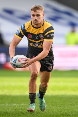 Castleford Tigers takımından Luke Hooley, 25 Şubat 202 'de Salford Castleford Community Stadyumu' nda oynanan Betfred Süper Lig karşılaşmasında ilk hamlesini yaptı.