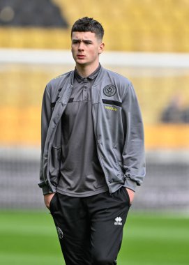 Sheffield United takımından James McAtee, Premier League maçında Wolverhampton Wanderers 'a karşı Molineux, Wolverhampton, Birleşik Krallık' ta 25 Şubat 202 'de oynanan maçta sahayı teftiş ediyor.
