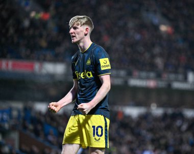 Newcastle United takımından Anthony Gordon, Birleşik Krallık 'ın Blackburn kentinde oynanan 5. Rauntluk Blackburn Rovers - Newcastle United karşılaşmasında Newcastle' a 0-1 'lik galibiyet golünü kutluyor.