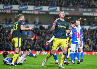 Newcastle United takımından Sean Longstaff, Birleşik Krallık 'ın Blackburn kentinde oynanan 5. Raund Blackburn Rovers - Newcastle United maçında gol atma şansına tepki gösterdi.