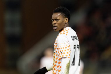 Blackpool takımından Karamoko Dembele 27 Şubat 202 'de Londra' daki Matchroom Stadyumu 'nda oynanan Gökyüzü İddia Ligi 1 karşılaşmasında izliyor.