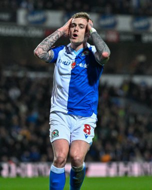 Blackburn Rovers 'dan Sammie Szmodics, 27 Şubat 202 tarihinde İngiltere' nin Blackburn kentinde oynanan ve Blackburn Park 'ta oynanan 5.