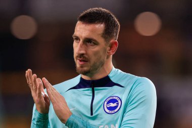 Brighton & Hove Albion takımından Lewis Dunk, 28 Şubat 202 'de İngiltere' nin Wolverhampton kentinde oynanan 5. Raunttaki Emirates FA Cup karşılaşması öncesinde Wolverhampton Wanderers ve Hove Albion 'a karşı oynanan karşılaşmada ısındı.