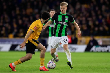 Brighton & Hove Albion takımından Jan Paul van Hecke, 28 Şubat 202 tarihinde İngiltere 'nin Wolverhampton kentinde oynanan 5.