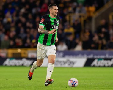 Brighton & Hove Albion takımından Lewis Dunk, 28 Şubat 202 tarihinde İngiltere 'nin başkenti Wolverhampton' da oynanan 5.