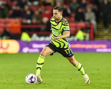 Arsenal 'den Cedric Soares, İngiltere' nin Sheffield Lane kentinde oynanan Premier League maçı sırasında topla bir çıkış yaptı.