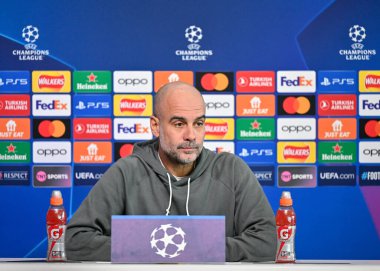 Manchester City Şampiyonlar Ligi Basın Konferansı sırasında 5 Mart 2024 'te Etihad Kampüsü' nde Manchester City 'nin Pep Guardiola teknik direktörü