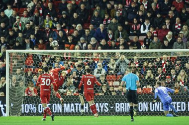 Barnsley 'den Jordan Williams, 5 Mart 2024' te Oakwell, Barnsley 'de oynanan Sky Bet Ligi 1 karşılaşmasında çizgiyi geçti.