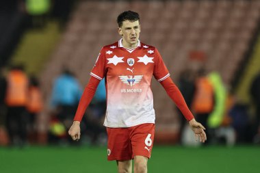 Barnsley 'li Mal de Gevigney, 5 Mart 2024' te Oakwell, Barnsley, İngiltere 'de oynanan Sky Bet League 1 karşılaşmasında Bolton Wanderers' a karşı 90 + 8 'lik skorla gol attıktan sonra depresif oldu.