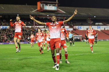 Barnsley 'li Donovan Pines, 5 Mart 202' de Oakwell, Barnsley, İngiltere 'de oynanan Sky Bet 1 karşılaşmasında 2-0' lık galibiyet golünü kutluyor.