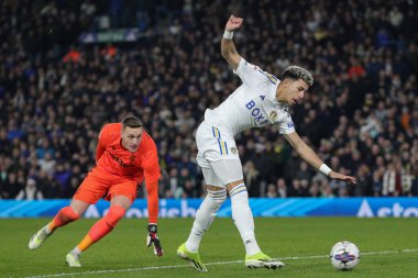 Leeds United takımından Mateo Joseph, 5 Mart 202 'de Leeds Road, Leeds' de oynanan Sky Bet Şampiyonası maçında şutunu atıyor.