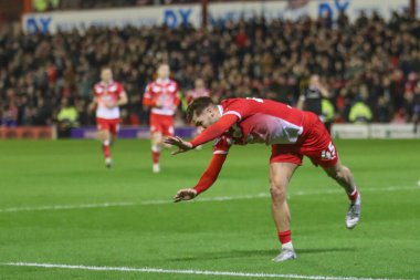 Barnsley 'den John Mcatee, 5 Mart 202' de Oakwell, Barnsley, Birleşik Krallık 'ta oynanan Sky Bet Lig 1 karşılaşmasında 1-0 kazanma hedefini kutluyor.