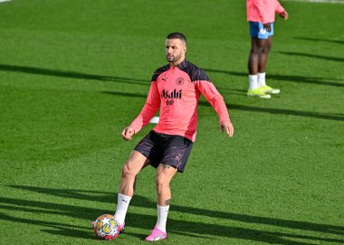 Manchester City 'den Kyle Walker, Etihad Kampüsü, Manchester, Birleşik Krallık' ta 5 Mart 202 'de yapılan açık antrenman sırasında