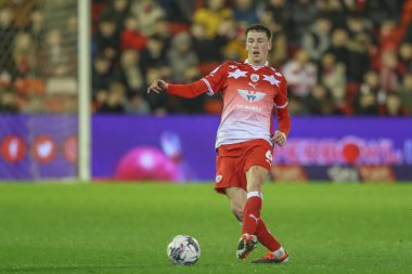 Barnsley 'li Mal de Gevigney, 5 Mart 2024' te İngiltere 'nin Oakwell kentinde oynanan Sky Bet 1 maçında Bolton Wanderers' a karşı oynadığı maçta pas attı.