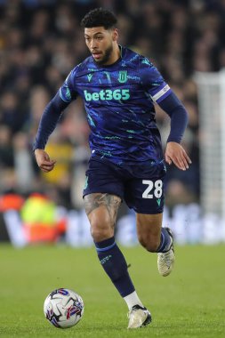 Stoke City 'den Josh Laurent, 5 Mart 202' de Leeds United 'ın Stoke City' e karşı oynadığı Sky Bet Şampiyonası maçında topa vuruyor.