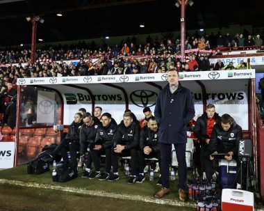 Neill Collins Barnsley 'in baş antrenörü ve Sky Bet Ligi 1 maçında yedek kulübesinde Barnsley, Oakwell, Barnsley' de Bolton Wanderers 'a karşı, 5 Mart 202