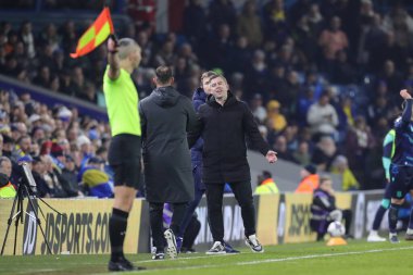 Steven Schumacher Stoke City jestleri ve tepkileri ile Sky Bet Şampiyonası maçında Leeds United ile Stoke City arasındaki Elland Road, Leeds, İngiltere, 5 Mart 202