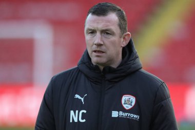 Neill Collins Barnsley 'in baş antrenörü, 5 Mart 202' de Oakwell, Barnsley, İngiltere 'de oynanan Sky Bet 1 karşılaşmasında Bolton Wanderers' a karşı geldi.