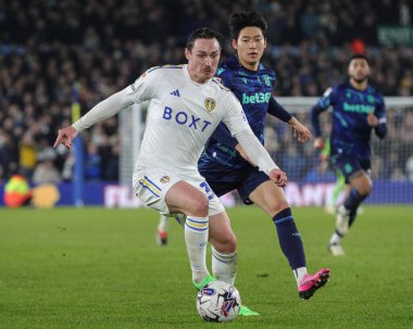 Leeds United takımından Connor Roberts, 5 Mart 202 'de Leeds Road, Leeds, İngiltere' de oynanan Leeds United-Stoke City maçında topa vuruyor.