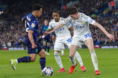 Leeds United 'dan Crysencio Summerville ve Stoke City' den Sam Byram, Stoke City 'den Milyon Manhoef maçında Leeds United Stoke City' ye karşı 5 Mart 202 'de Elland Road, Leeds' de oynadılar.