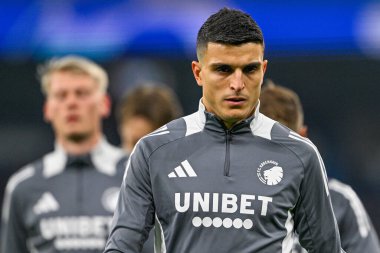 UEFA Şampiyonlar Ligi karşılaşması öncesinde FC Kopenhag 'dan Muhammed Elyounoussi maç öncesi ısınma maçında Manchester City ile F.C. Kopenhag Etihad Stadyumu, Manchester, İngiltere, 6 Mart 202