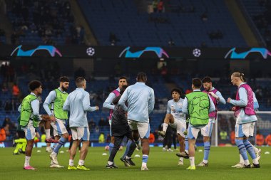 Manchester City, UEFA Şampiyonlar Ligi karşılaşmasında ısınıyor. Kopenhag Etihad Stadyumu, Manchester, İngiltere, 6 Mart 202