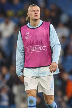 Manchester City ile F.C. arasındaki UEFA Şampiyonlar Ligi karşılaşmasında Manchester City 'den Erling Haaland maç öncesi ısınma oturumunda Kopenhag Etihad Stadyumu, Manchester, İngiltere, 6 Mart 202