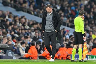 Jacob Neestrup FC Kopenhag teknik direktörü UEFA Şampiyonlar Ligi maçında Manchester City ile F.C. Kopenhag Etihad Stadyumu, Manchester, İngiltere, 6 Mart 202