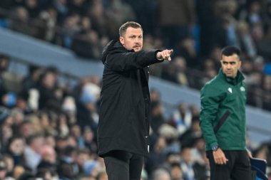 Jacob Neestrup FC Kopenhag teknik direktörü takımına UEFA Şampiyonlar Ligi maçında Manchester City ve F.C. Kopenhag Etihad Stadyumu, Manchester, İngiltere, 6 Mart 202