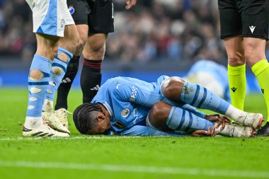 Manchester City 'den Manuel Akanji UEFA Şampiyonlar Ligi karşılaşmasında sakatlandı. Kopenhag Etihad Stadyumu, Manchester, İngiltere, 6 Mart 202