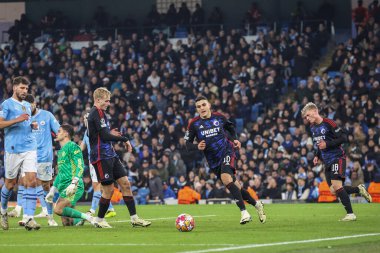 FC Kopenhag 'dan Muhammed Elyounoussi UEFA Şampiyonlar Ligi maçında Manchester City ile F.C. Kopenhag Etihad Stadyumu, Manchester, İngiltere, 6 Mart 202